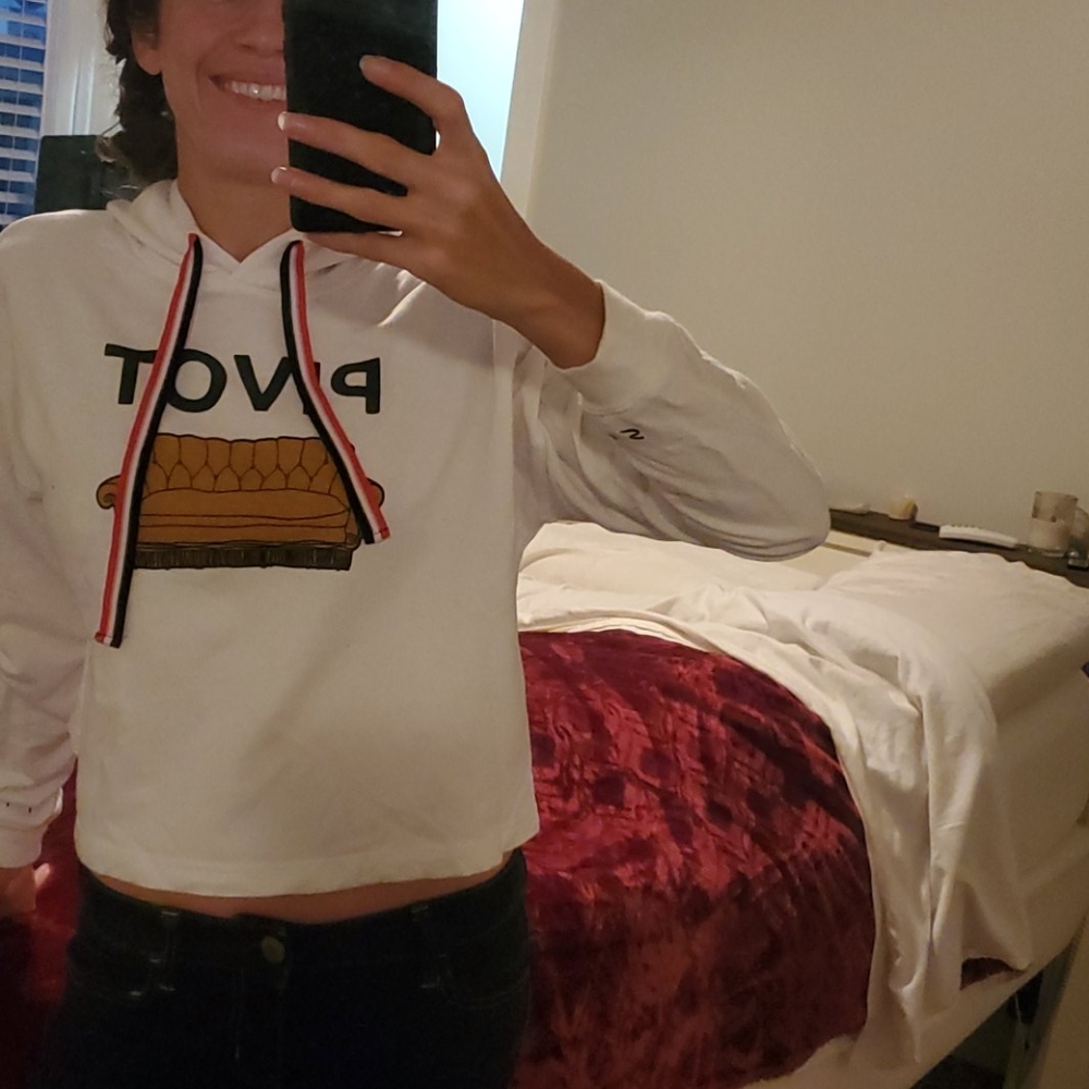 PIVOT! Friends shirt, great condition!!